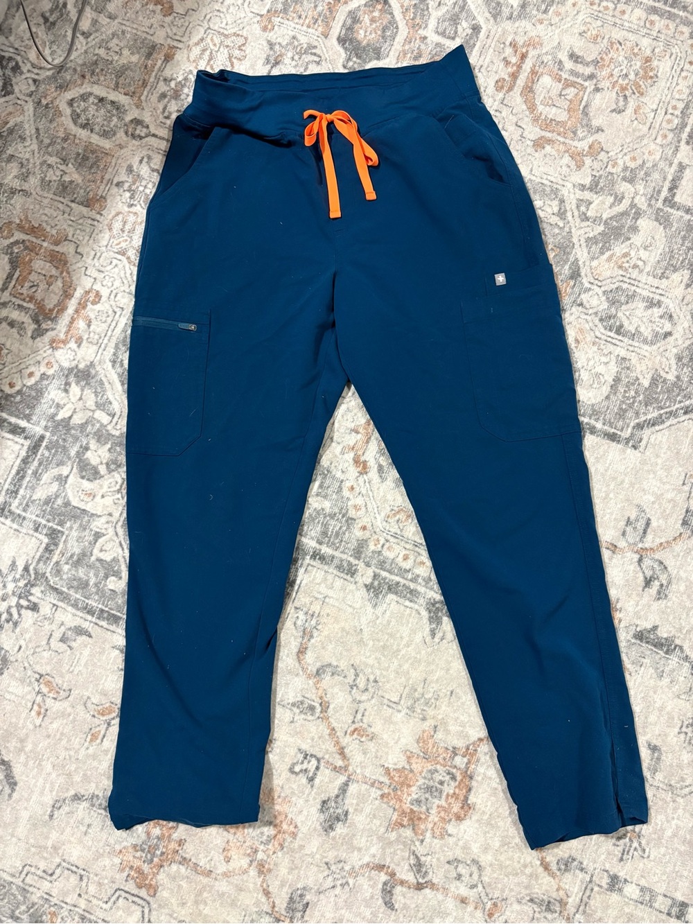 Women’s Figs Yola Slim Scrub Pants